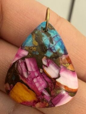 Solid 14k gold 17.55ctw genuine oyster Turquoise pendant